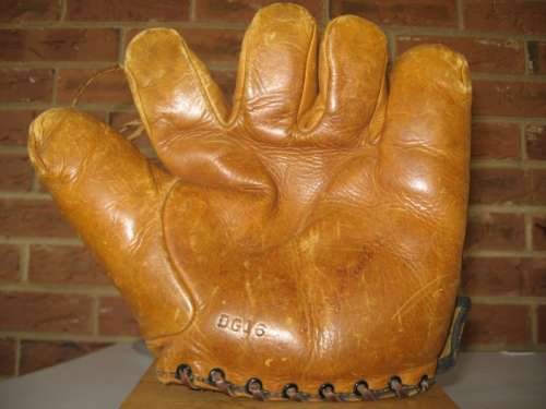 Harry Gumbert D&M D16 Front